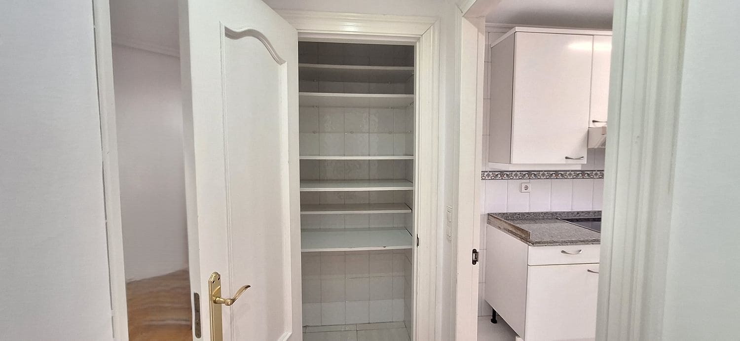 3 soveværelse Lejlighed til salg i Gijon med garage - € 248.000 (Ref: 9142528)