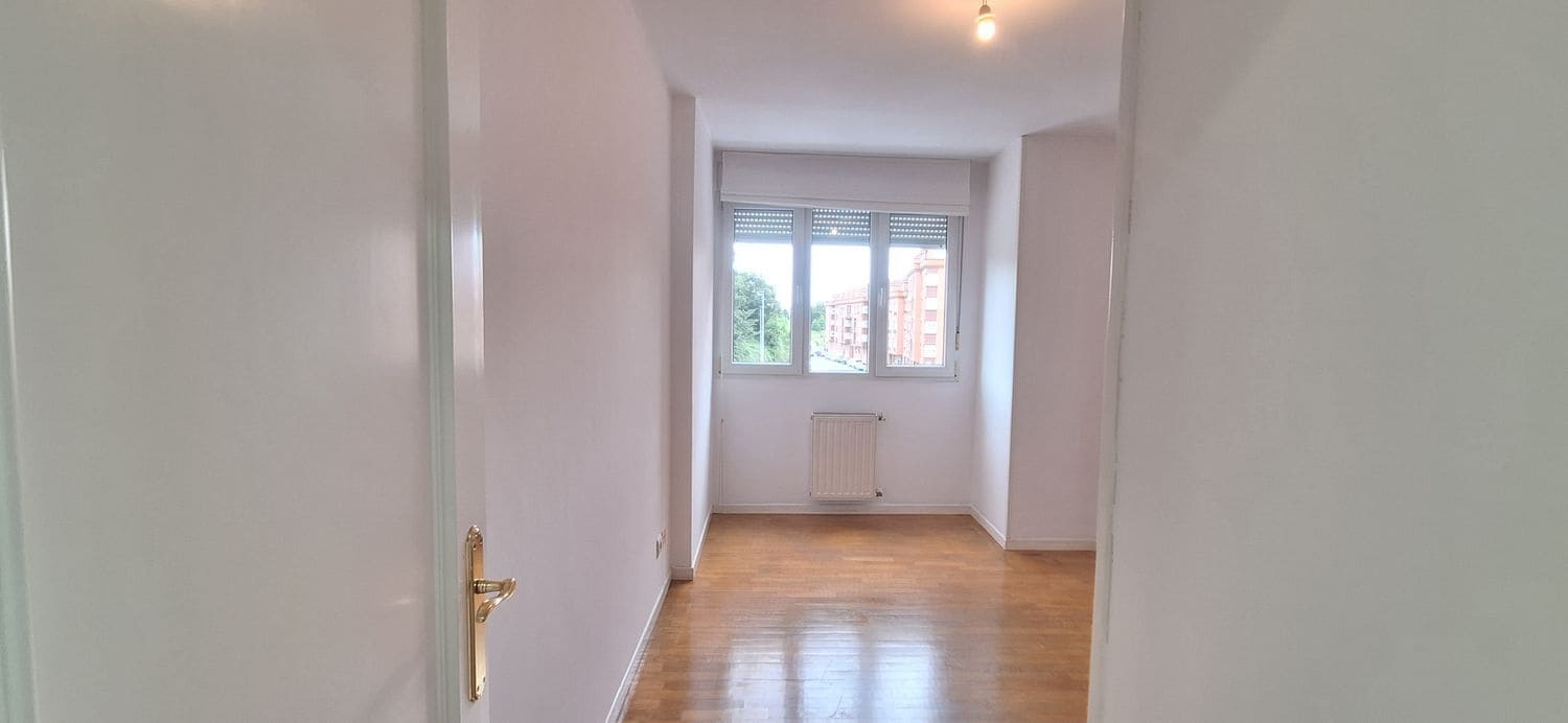 3 soveværelse Lejlighed til salg i Gijon med garage - € 248.000 (Ref: 9142528)