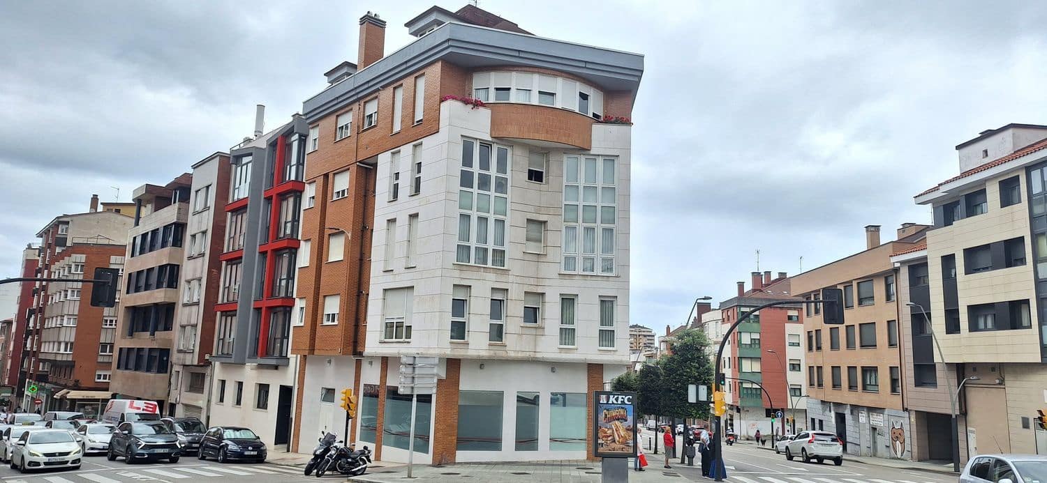 3 soveværelse Lejlighed til salg i Gijon med garage - € 248.000 (Ref: 9142528)