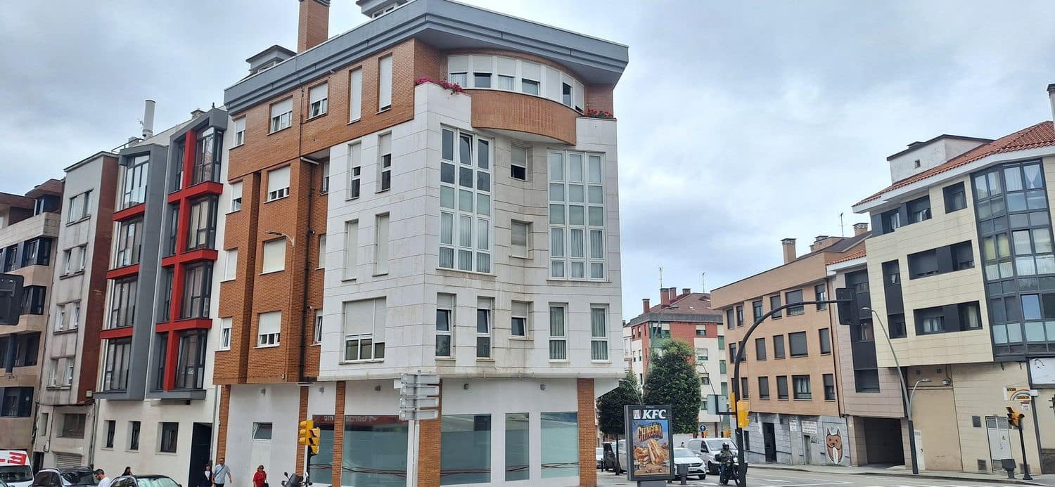 3 soveværelse Lejlighed til salg i Gijon med garage - € 248.000 (Ref: 9142528)