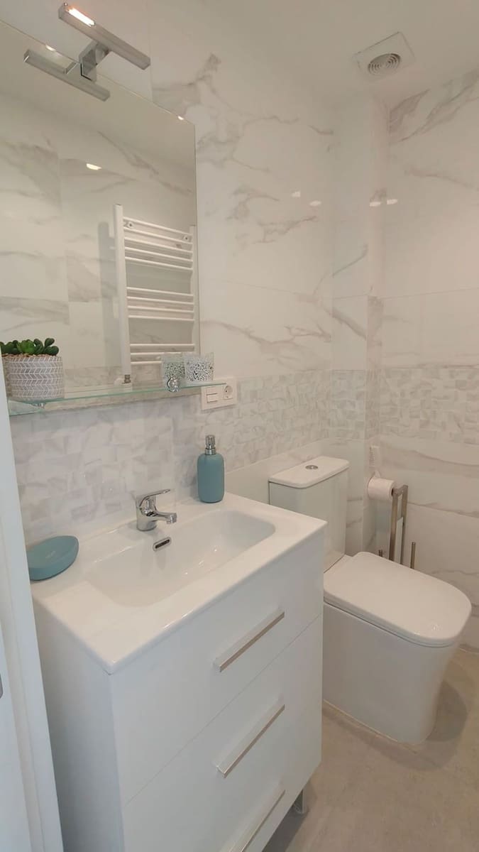 2 soveværelse Lejlighed til salg i Gijon med garage - € 220.000 (Ref: 9142529)