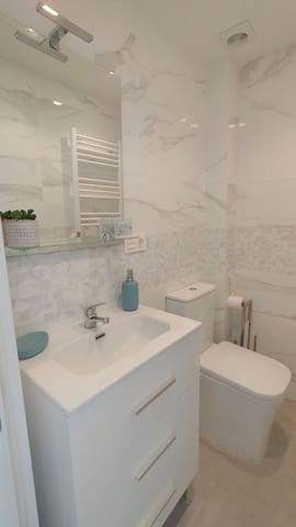 2 soveværelse Lejlighed til salg i Centro Urbano, Gijón med garage - € 235.000 (Ref: 9142529)