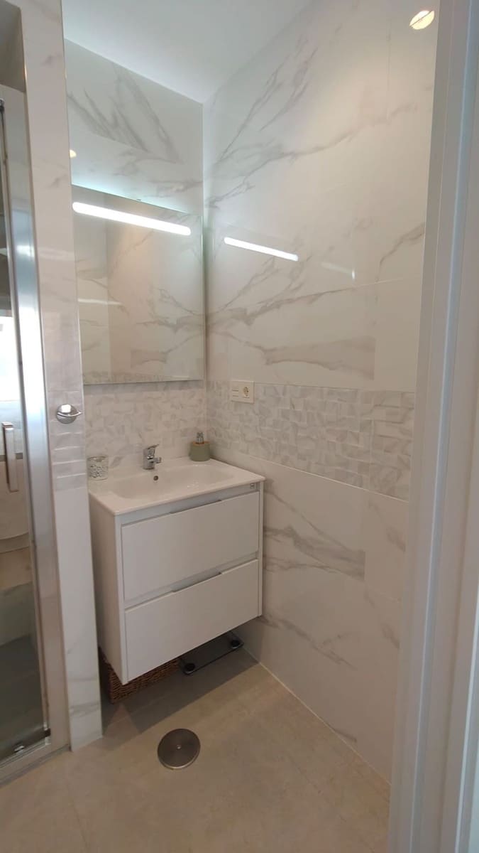 2 soveværelse Lejlighed til salg i Gijon med garage - € 220.000 (Ref: 9142529)