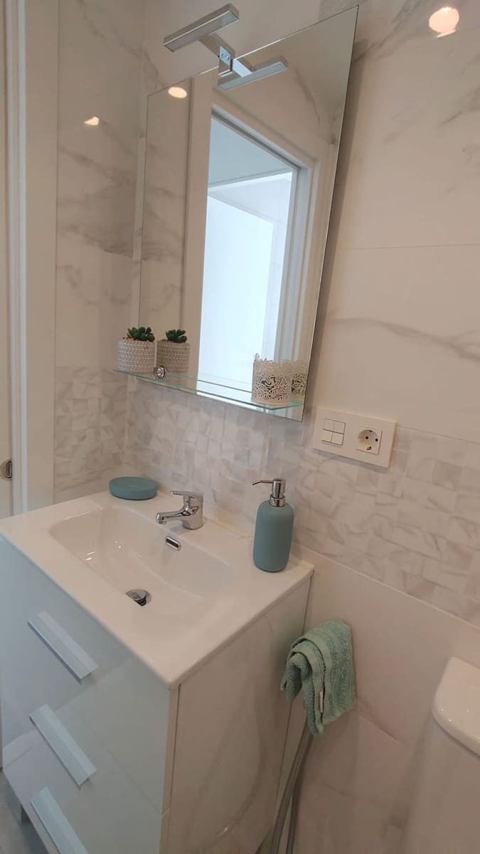 2 soveværelse Lejlighed til salg i Gijon med garage - € 220.000 (Ref: 9142529)