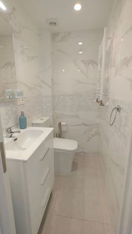 2 soveværelse Lejlighed til salg i Centro Urbano, Gijón med garage - € 235.000 (Ref: 9142529)