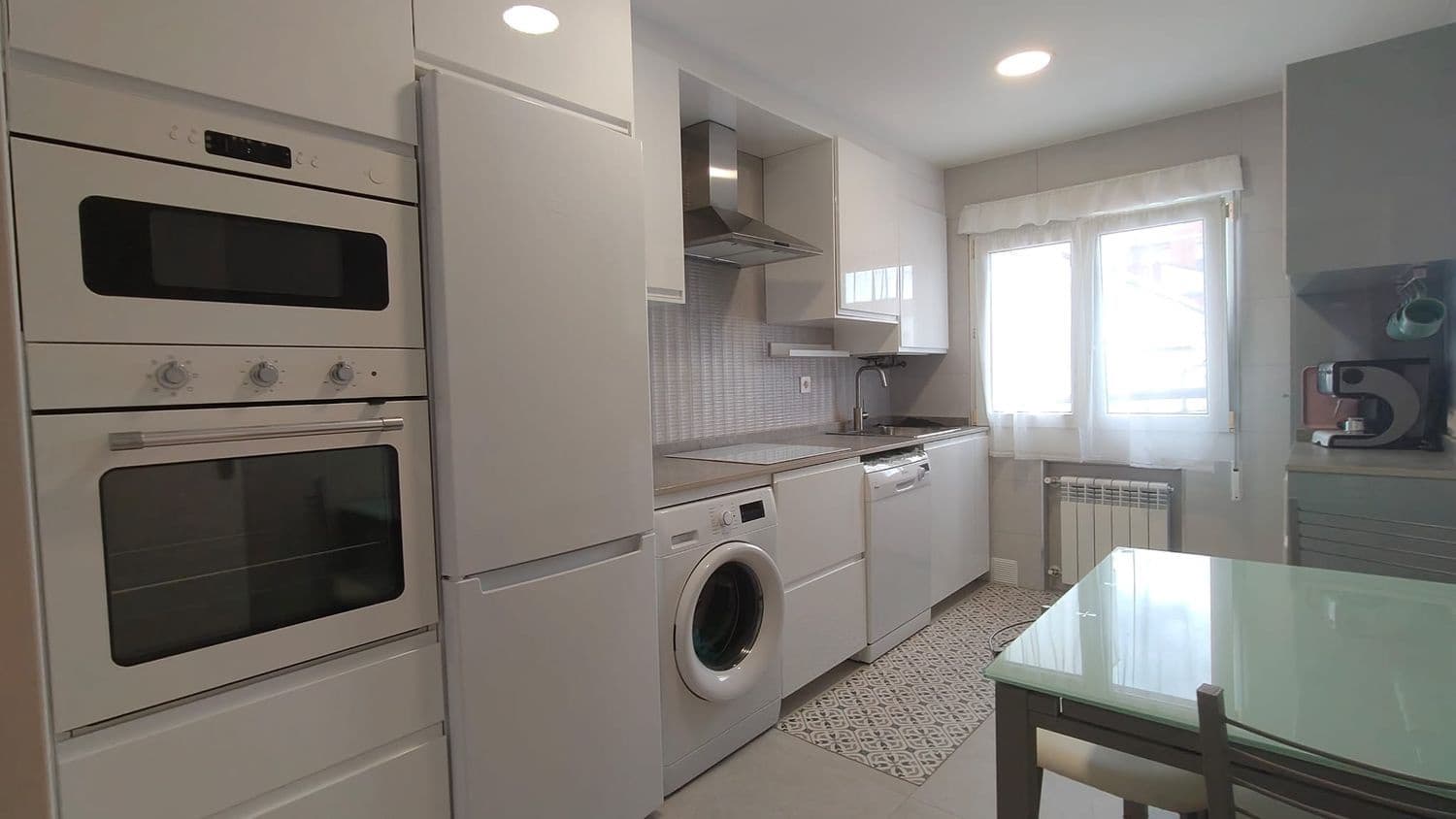 2 soveværelse Lejlighed til salg i Gijon med garage - € 220.000 (Ref: 9142529)