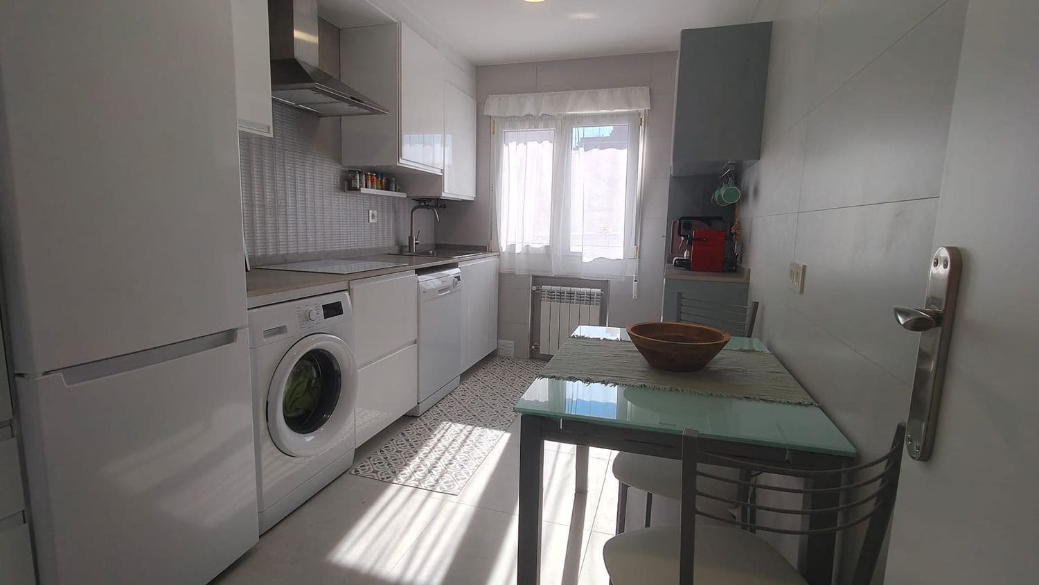 2 soveværelse Lejlighed til salg i Gijon med garage - € 220.000 (Ref: 9142529)