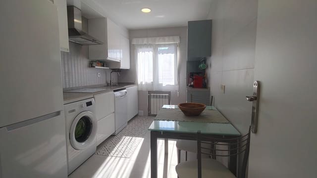 2 soveværelse Lejlighed til salg i Centro Urbano, Gijón med garage - € 235.000 (Ref: 9142529)