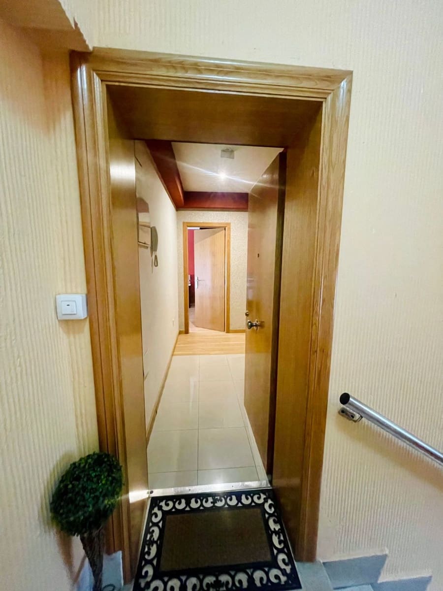 2 slaapkamer Appartement te koop in Luarca met garage - € 150.000 (Ref: 9153575)