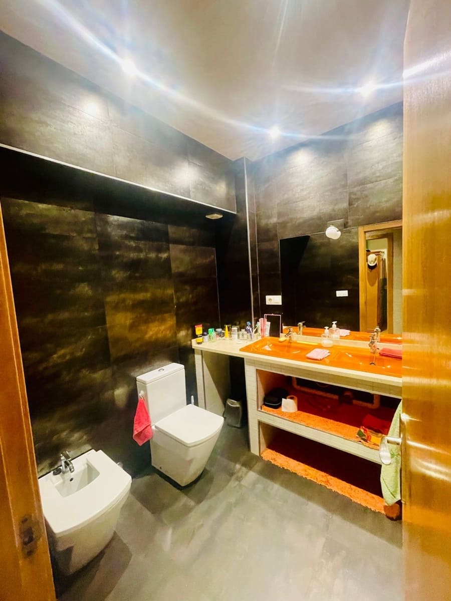 2 slaapkamer Appartement te koop in Luarca met garage - € 150.000 (Ref: 9153575)