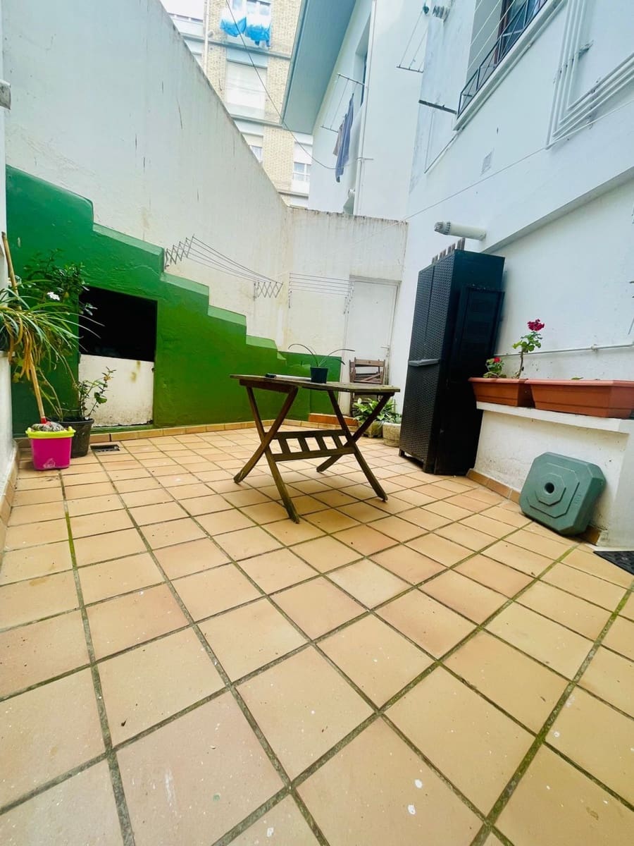 2 slaapkamer Appartement te koop in Luarca met garage - € 150.000 (Ref: 9153575)