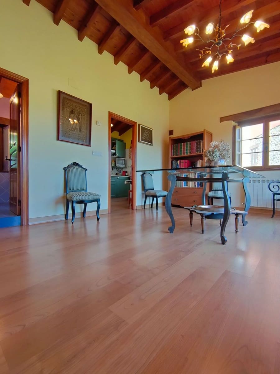 5 soveværelse Villa til salg i Cabranes med garage - € 398.000 (Ref: 9154762)