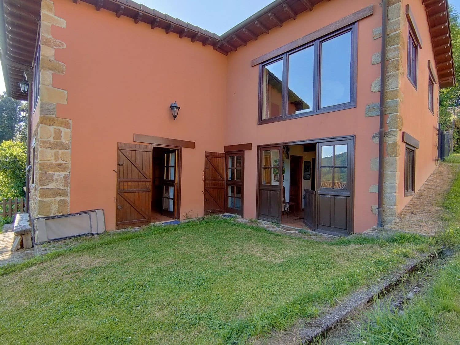 5 soveværelse Villa til salg i Cabranes med garage - € 398.000 (Ref: 9154762)