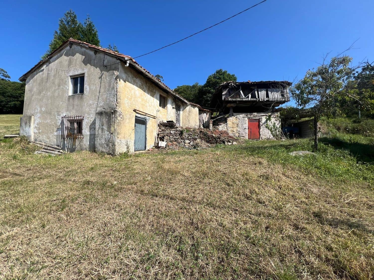 Grunde uden byggetilladelser til salg i Soto del Barco - € 120.000 (Ref: 9157827)