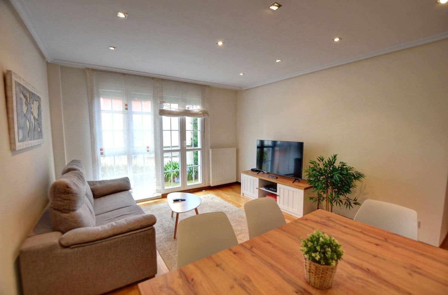 2 soveværelse Lejlighed til salg i Carreno med garage - € 269.000 (Ref: 9163316)