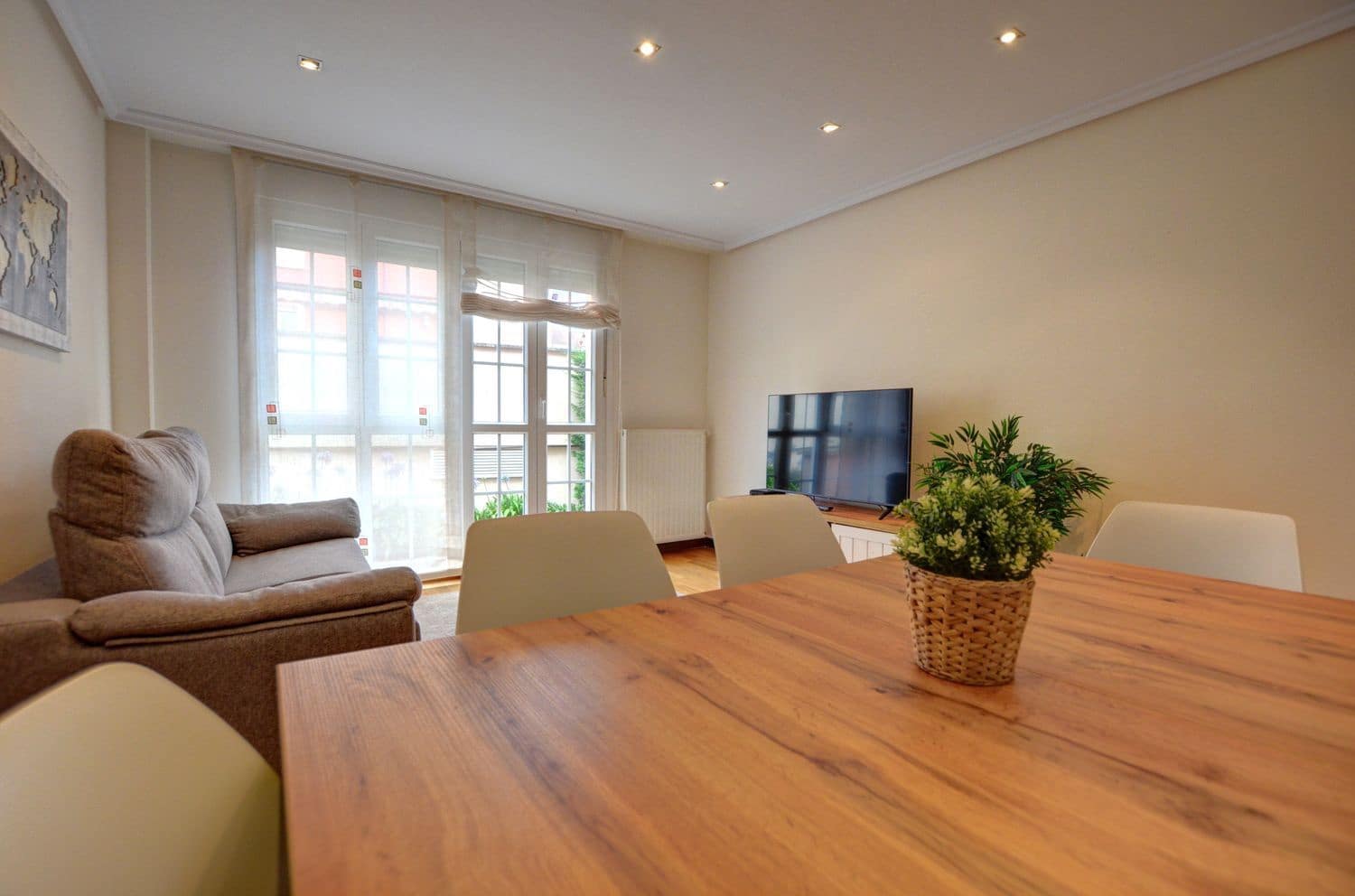 2 soveværelse Lejlighed til salg i Carreno med garage - € 269.000 (Ref: 9163316)