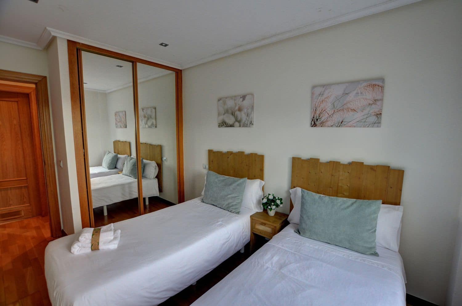 2 soveværelse Lejlighed til salg i Carreno med garage - € 269.000 (Ref: 9163316)