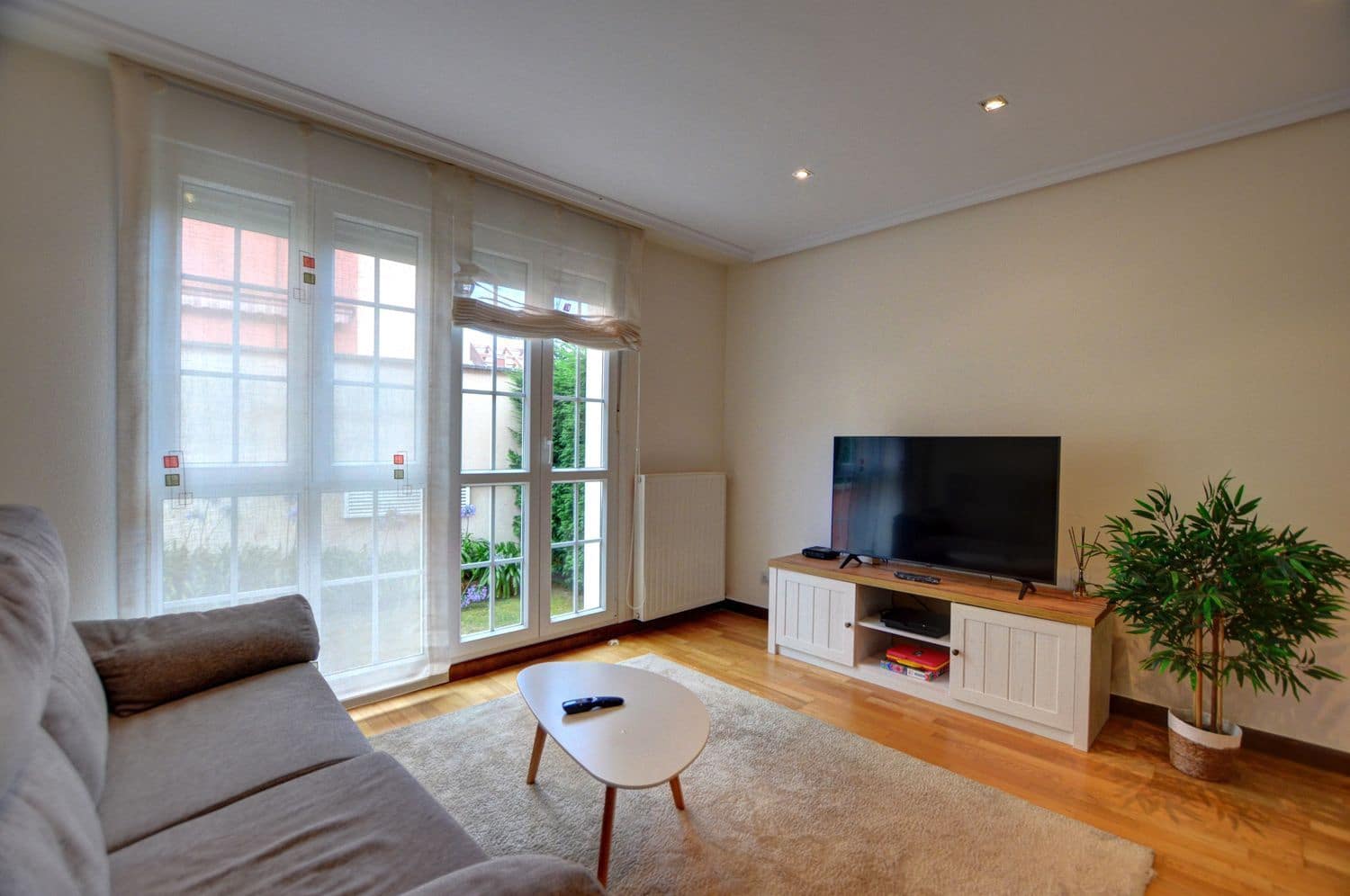 2 soveværelse Lejlighed til salg i Carreno med garage - € 269.000 (Ref: 9163316)