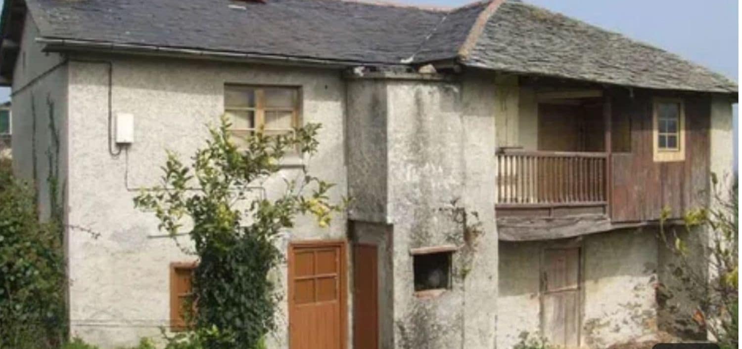 3 slaapkamer Finca/Landhuis te koop in Luarca - € 100.000 (Ref: 9166771)