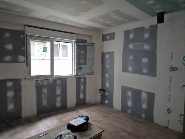 Apartment for sale in Centro Urbano, Gijón with garage - € 185,000 (Ref: 9167234)