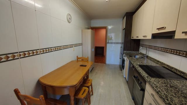 2 slaapkamer Appartement te koop in Centro Urbano, Gijón met garage - € 190.000 (Ref: 9167235)