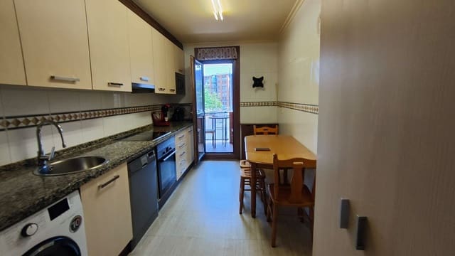 2 slaapkamer Appartement te koop in Centro Urbano, Gijón met garage - € 190.000 (Ref: 9167235)