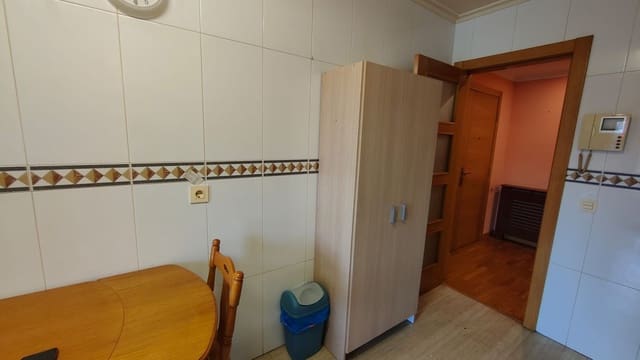 2 slaapkamer Appartement te koop in Centro Urbano, Gijón met garage - € 190.000 (Ref: 9167235)