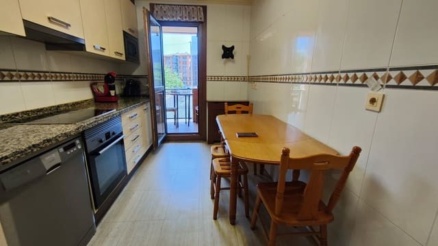 2 slaapkamer Appartement te koop in Centro Urbano, Gijón met garage - € 190.000 (Ref: 9167235)