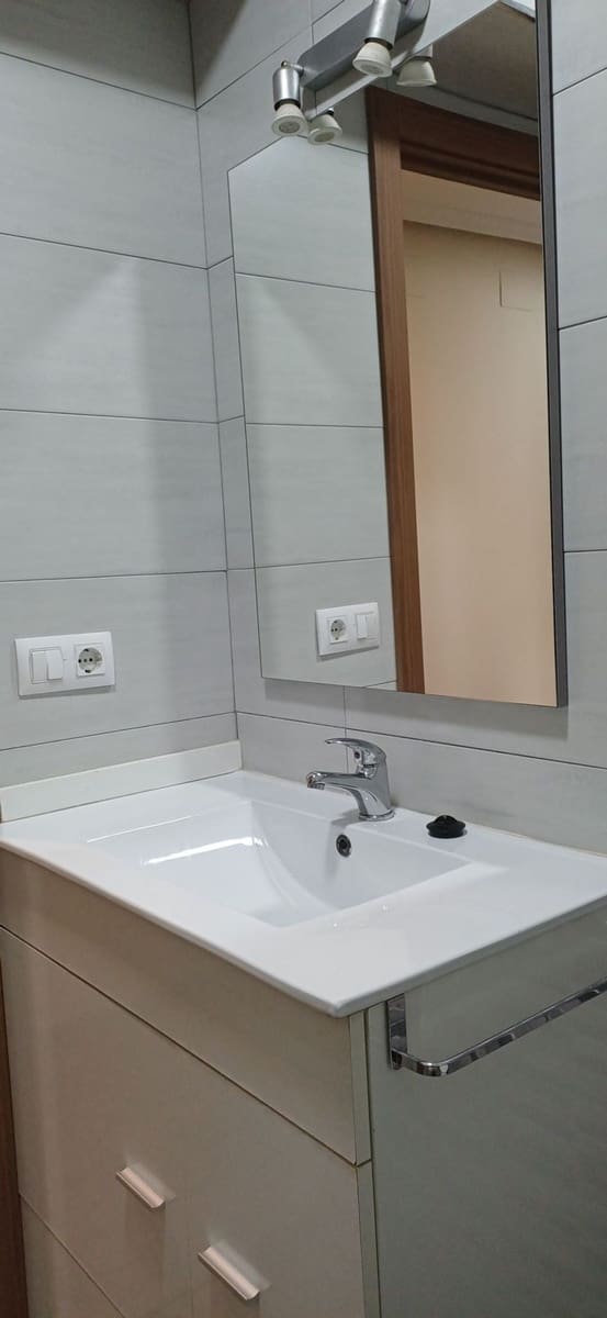 3 soveværelse Lejlighed til salg i Gijon med garage - € 178.000 (Ref: 9183299)