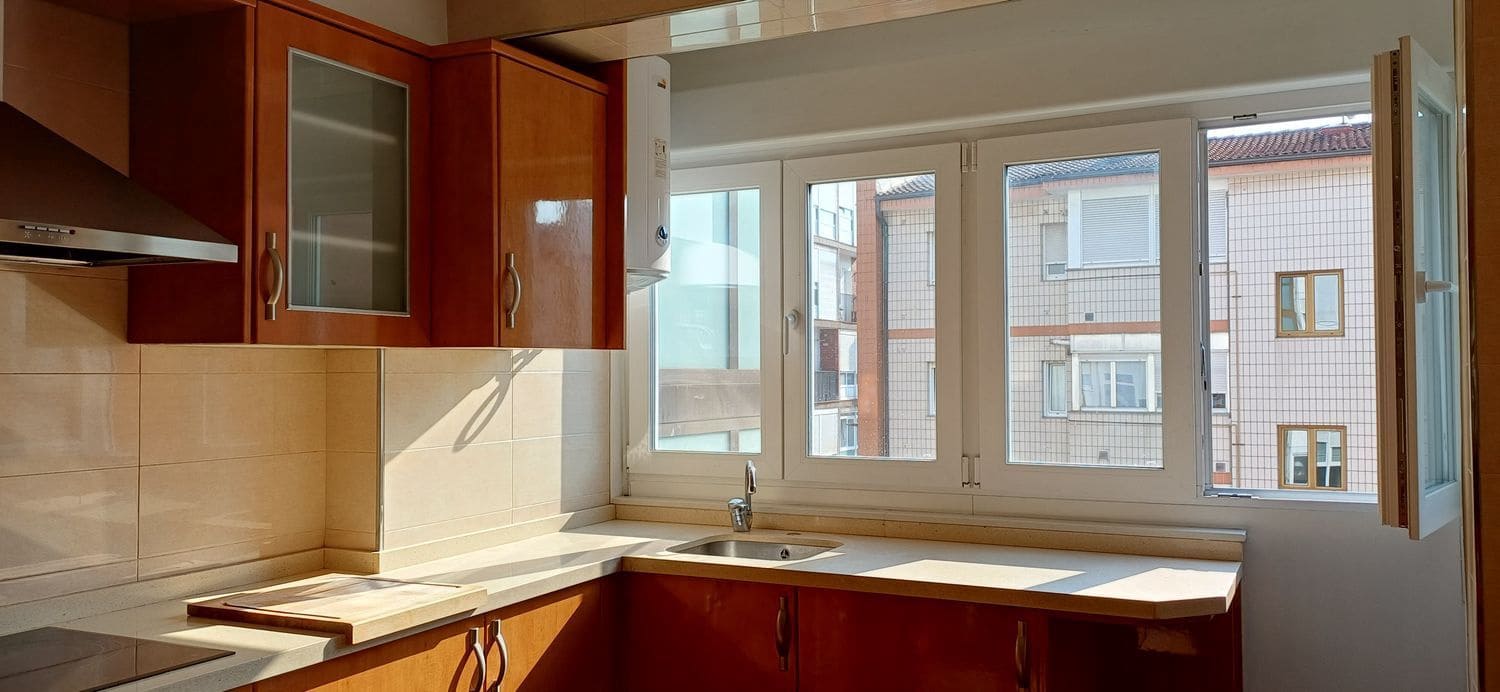 3 soveværelse Lejlighed til salg i Gijon med garage - € 178.000 (Ref: 9183299)