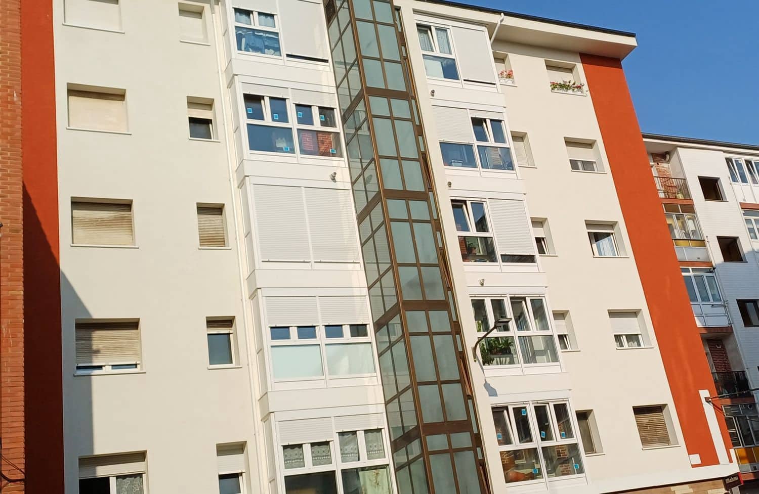 3 soveværelse Lejlighed til salg i Gijon med garage - € 178.000 (Ref: 9183299)