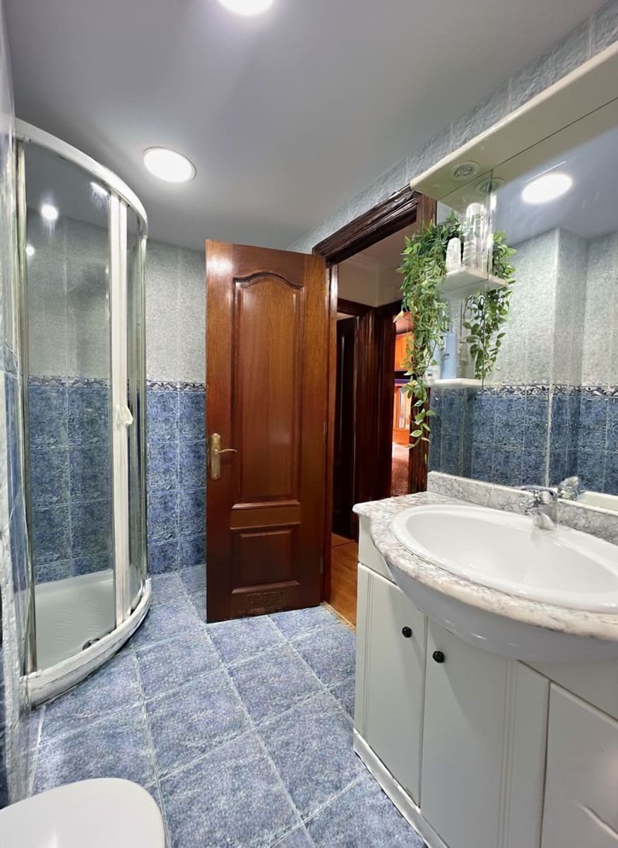 3 soveværelse Lejlighed til salg i Gijon med garage - € 306.000 (Ref: 9186615)