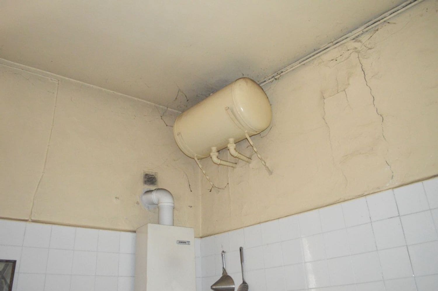 5 soverom Hus til salgs i Norena med garasje - € 80 000 (Ref: 9187972)