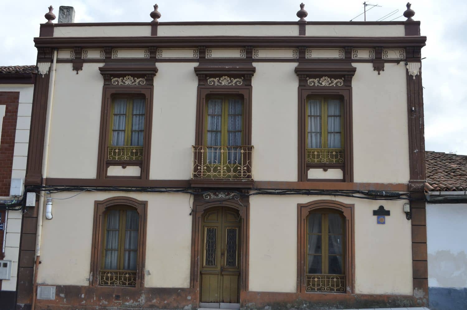 5 soverom Hus til salgs i Norena med garasje - € 80 000 (Ref: 9187972)