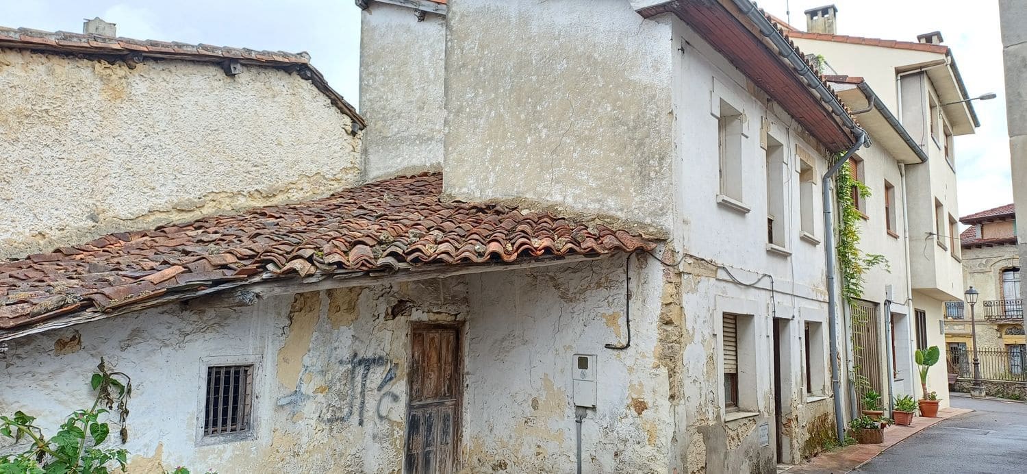 3 slaapkamer Huis te koop in Nava met garage - € 77.000 (Ref: 9189031)