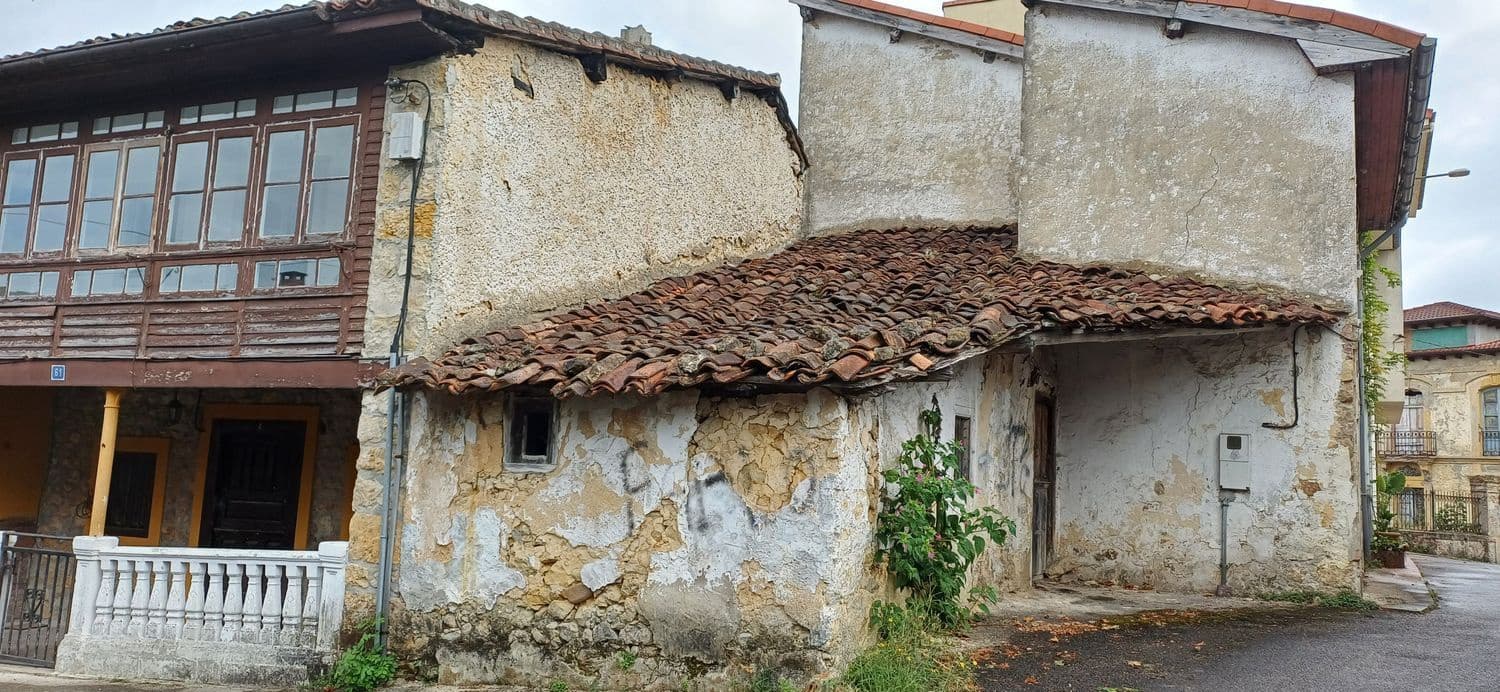 3 slaapkamer Huis te koop in Nava met garage - € 77.000 (Ref: 9189031)