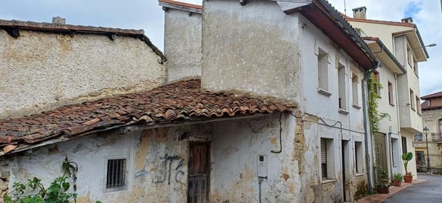 3 chambre Maison de Ville à vendre à Nava avec garage - 77 000 € (Ref: 9189031)