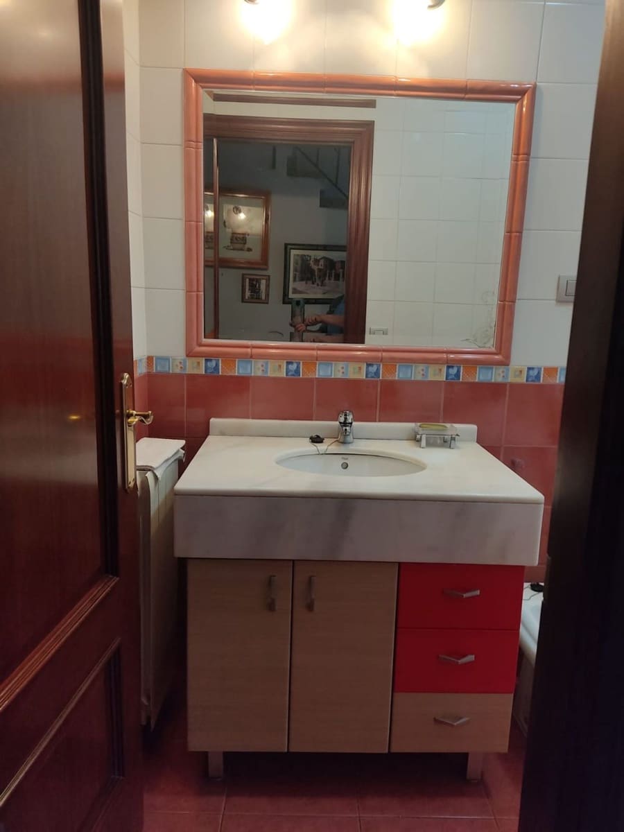 4 bedroom Finca/Country House for sale in Carrizo with garage - € 85,000 (Ref: 9195289)