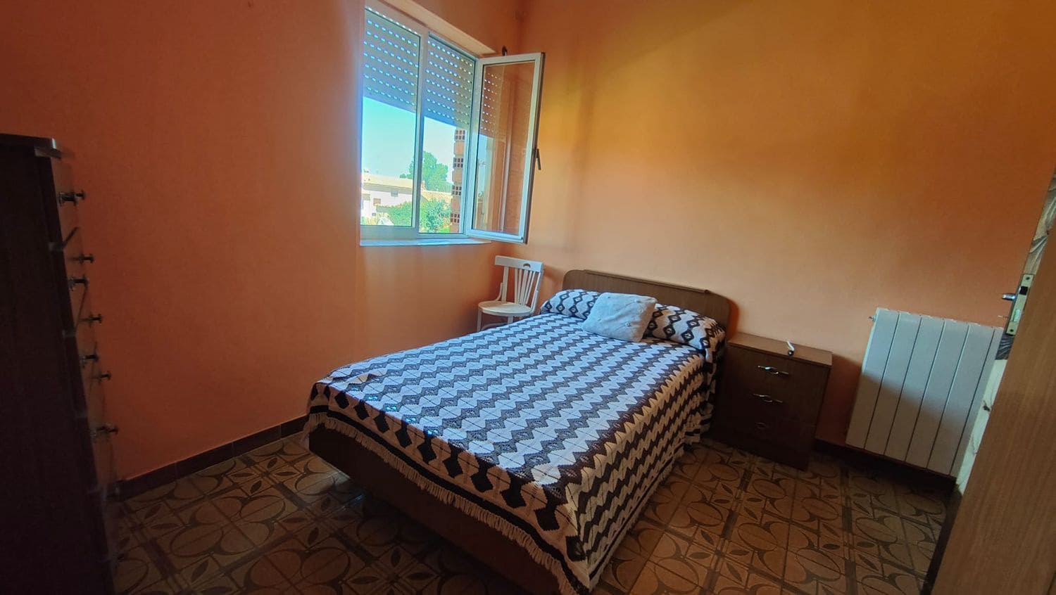 4 bedroom Finca/Country House for sale in Carrizo with garage - € 85,000 (Ref: 9195289)