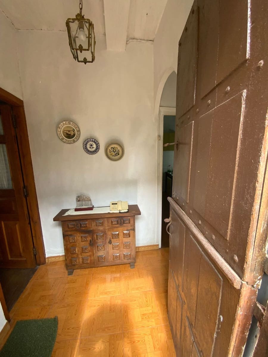 4 slaapkamer Finca/Landhuis te koop in Luarca met garage - € 210.000 (Ref: 9197391)