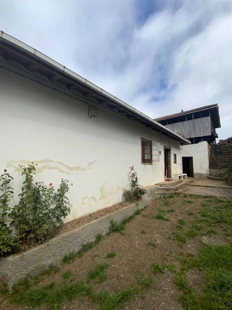 4 slaapkamer Finca/Landhuis te koop in Luarca met garage - € 210.000 (Ref: 9197391)