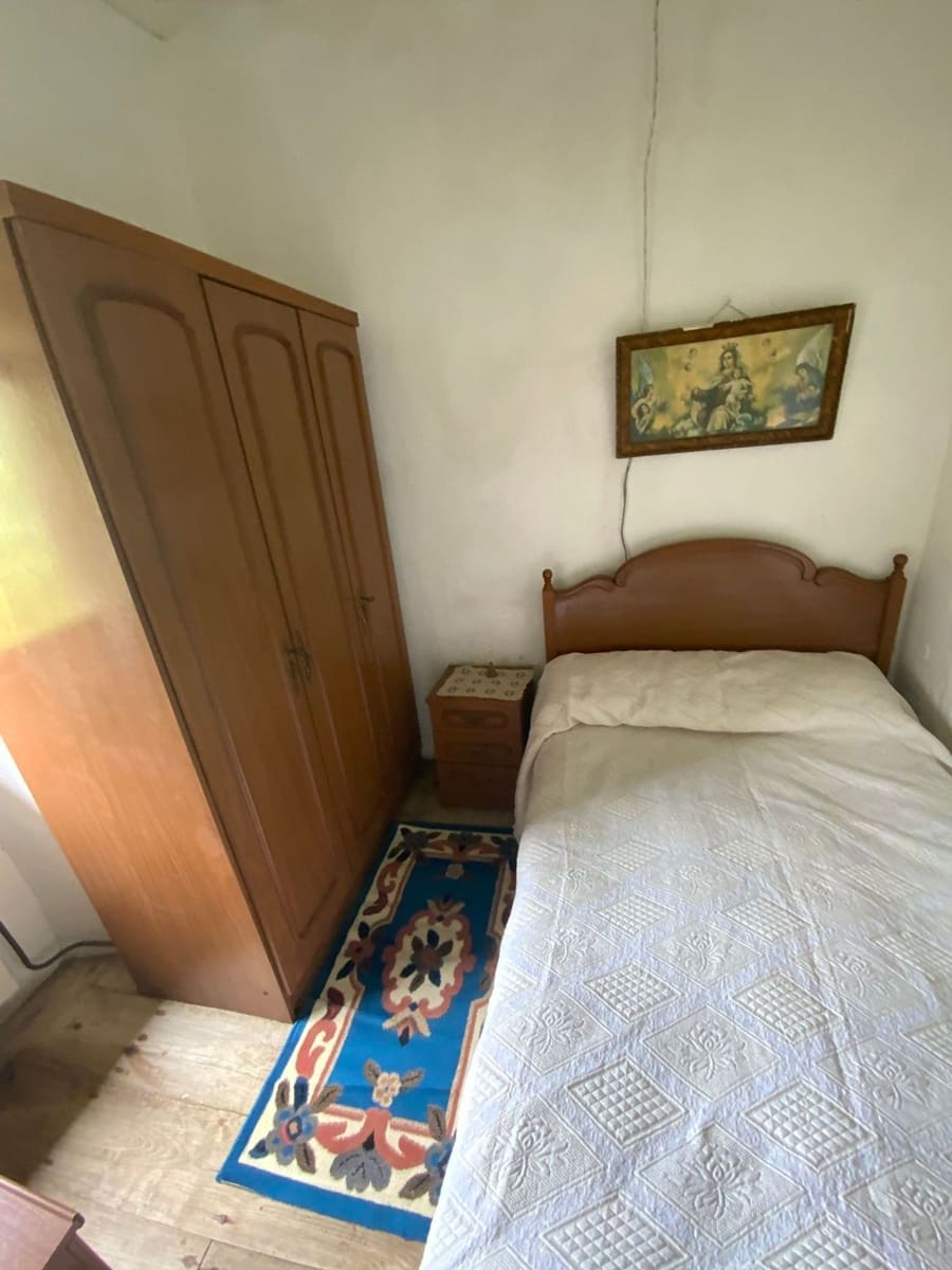 4 slaapkamer Finca/Landhuis te koop in Luarca met garage - € 210.000 (Ref: 9197391)