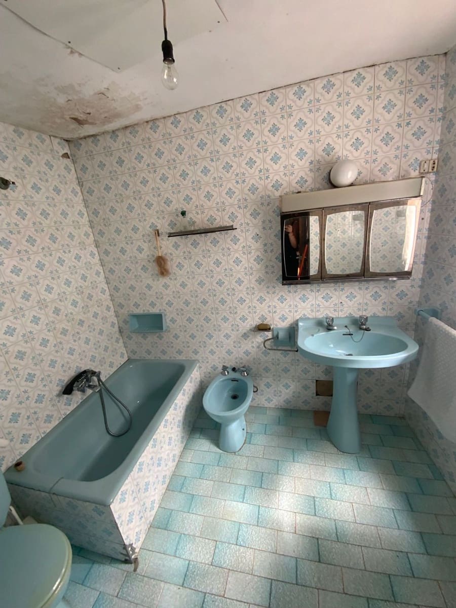 4 slaapkamer Finca/Landhuis te koop in Luarca met garage - € 210.000 (Ref: 9197391)