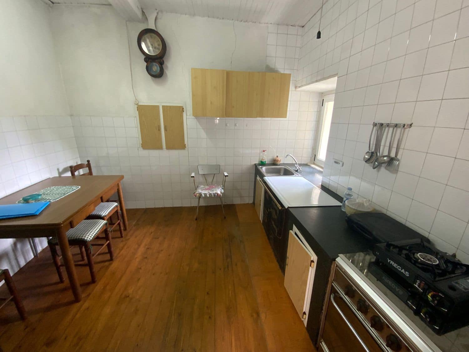 4 slaapkamer Finca/Landhuis te koop in Luarca met garage - € 210.000 (Ref: 9197391)