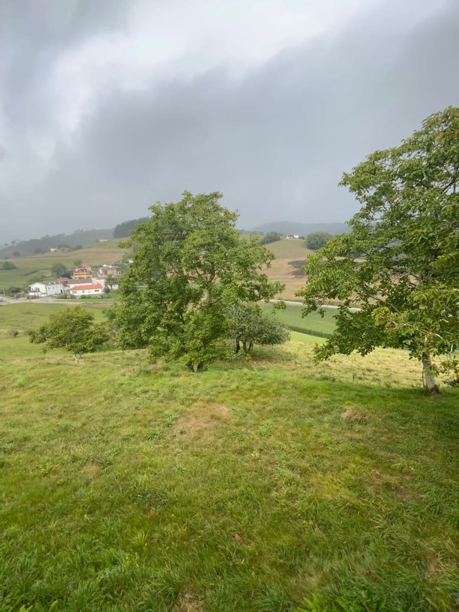 4 slaapkamer Finca/Landhuis te koop in Luarca met garage - € 210.000 (Ref: 9197391)