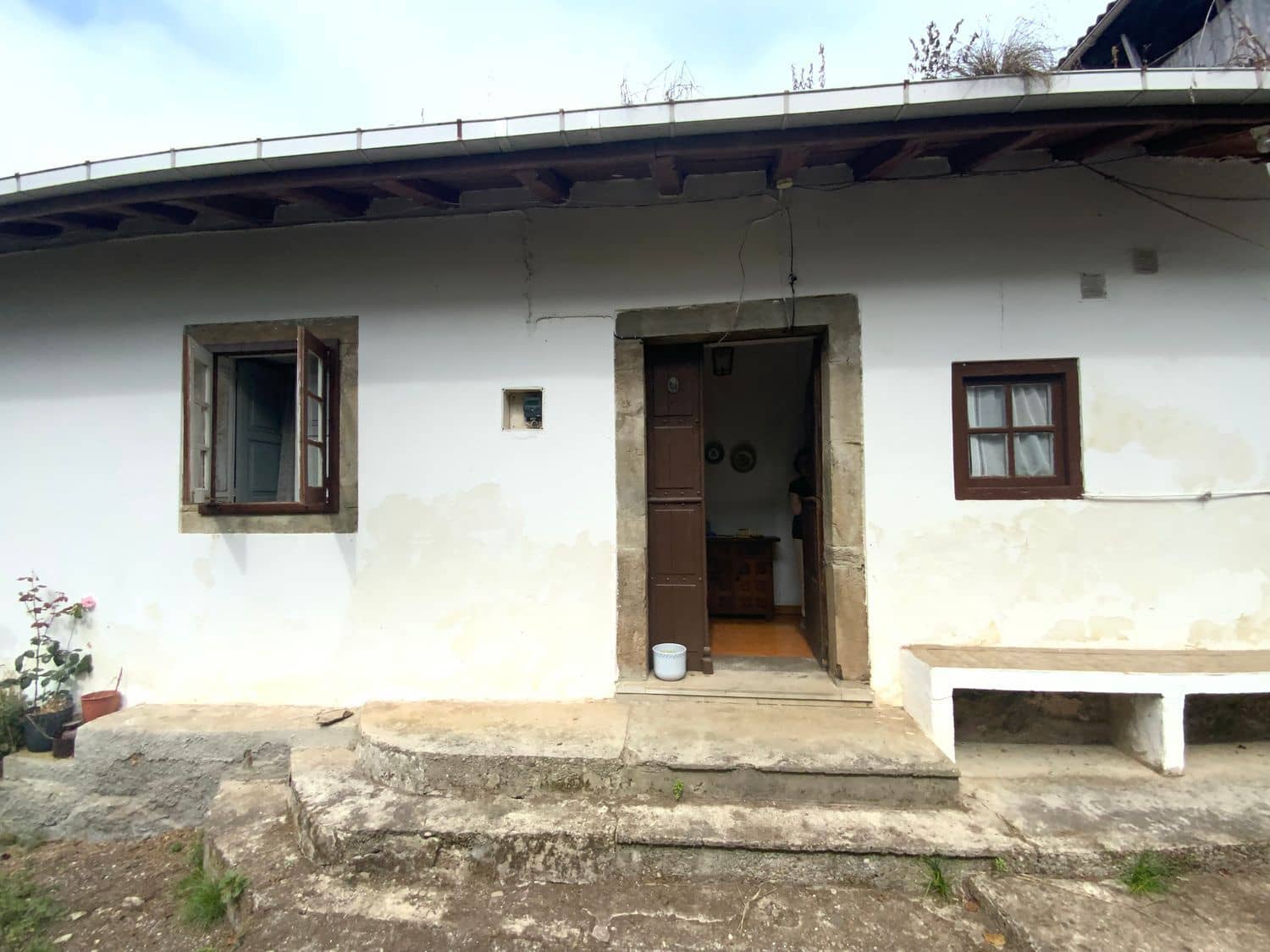 4 slaapkamer Finca/Landhuis te koop in Luarca met garage - € 210.000 (Ref: 9197391)