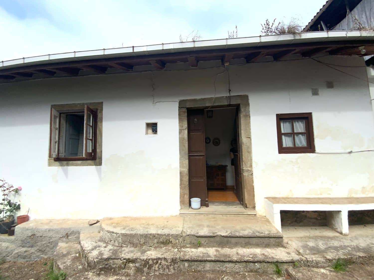 4 slaapkamer Finca/Landhuis te koop in Luarca met garage - € 210.000 (Ref: 9197391)