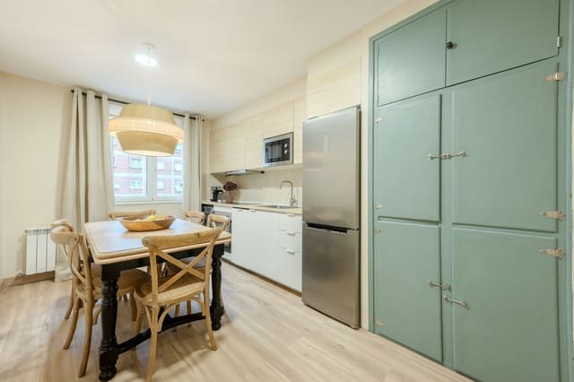 3 soveværelse Lejlighed til salg i Centro Urbano, Gijón med garage - € 376.000 (Ref: 9204194)