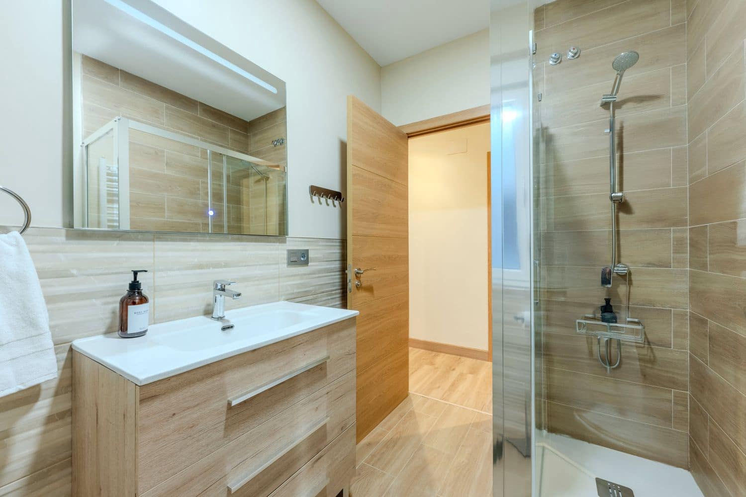 3 soveværelse Lejlighed til salg i Gijon med garage - € 376.000 (Ref: 9204194)