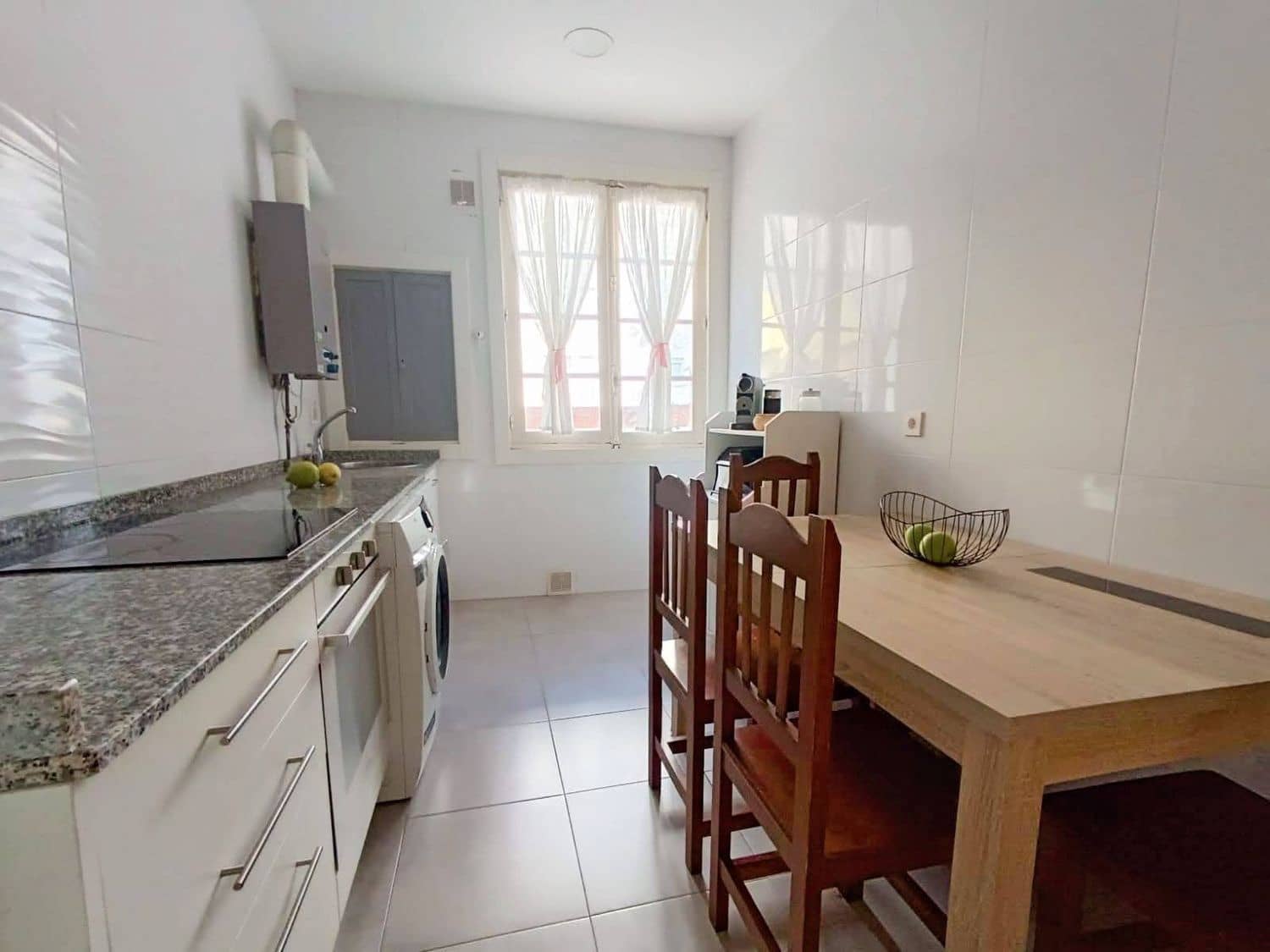 2 sovrum Lägenhet till salu i Gijon med garage - 230 000 € (Ref: 9219646)